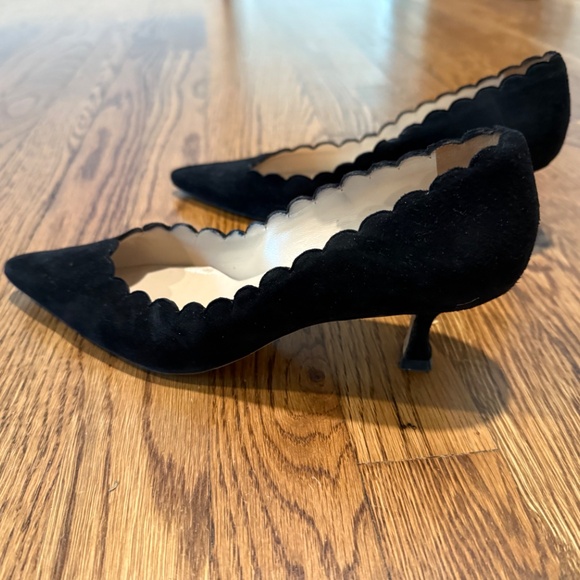 Scalloped suede kitten heel pumps - Picture 4 of 4